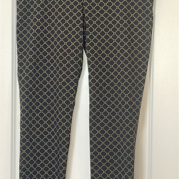 Sharagano Black Skinny Pants w/ Gold Chain Link Design size 16 - Picture 4 of 6